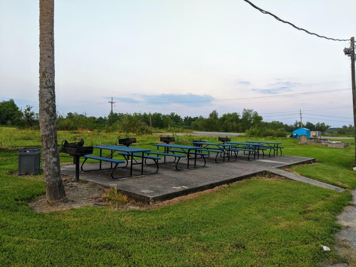 Lake Houmas Inn Kültér fotó